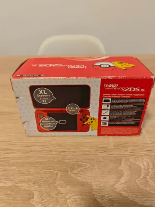 Nintendo 2DS XL Edición Poké Ball