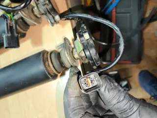 Amortiguadores originales Mitsubishi Montero V20 R