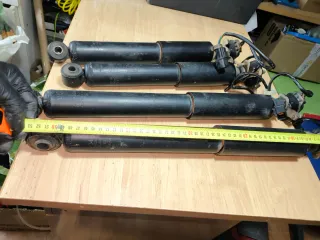 Amortiguadores originales Mitsubishi Montero V20 R