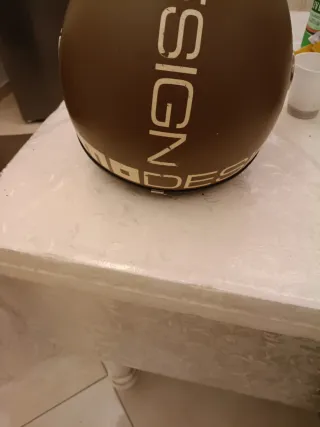 Casco Momo Design scooter marrone