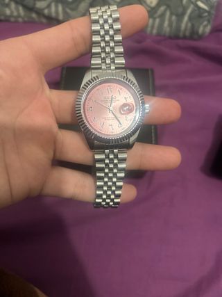 Reloj Seiko Rosa y Plateado números árabes
