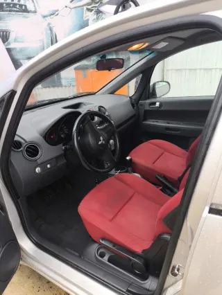 Mitsubishi Colt 2005