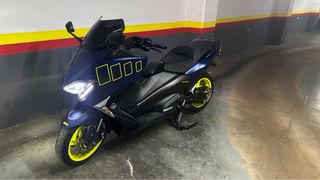 Yamaha TMAX 530 DX Maxi Scooter