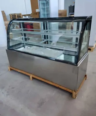 Vitrina refrigerada de pastelería 624792455