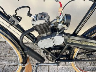 Moto bicicleta Raleigh varillas años 30 adaptada