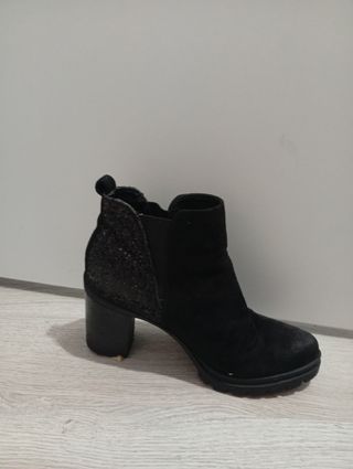 Botines tacón negros con brillos