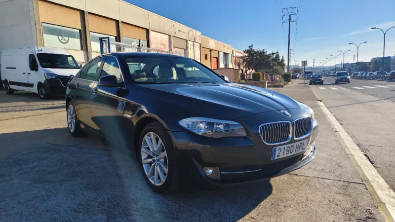 BMW Serie 5 2013, foto 2