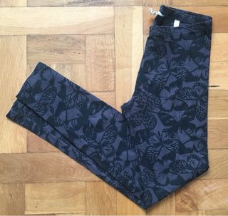 Sudadera, camiseta y leggins de niña. Talla 8