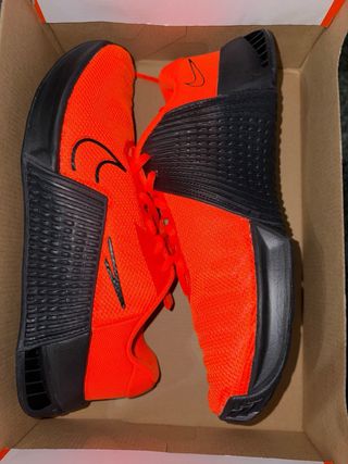 Nike Metcon 9 - Naranja y Negro