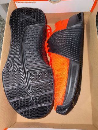 Nike Metcon 9 - Naranja y Negro