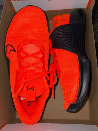 Nike Metcon 9 - Naranja y Negro