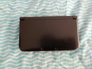 Nintendo 3DS XL Negra + Accesorios y Juegos