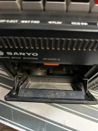 Radio cassette vintage Sanyo M2420-2F