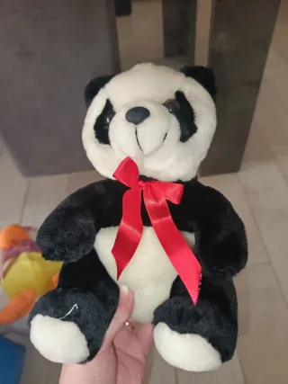 Peluche Panda con Lazo Rojo