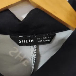 Traje SHEIN estampado