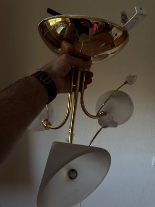 Lámpara de techo clásica latón y vidrio, halógena.