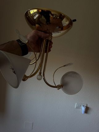 Lámpara de techo clásica latón y vidrio, halógena.