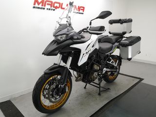 QJ MOTOR SRT 700 X 2023 12438 kms.