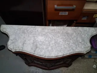 Mueble recibidor madera y mármol