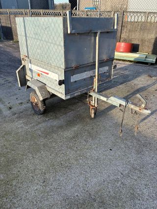 Remolque cerrado pequeño