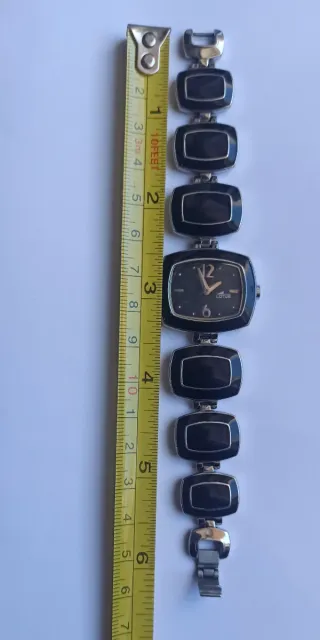Reloj Lotus Negro y Plateado