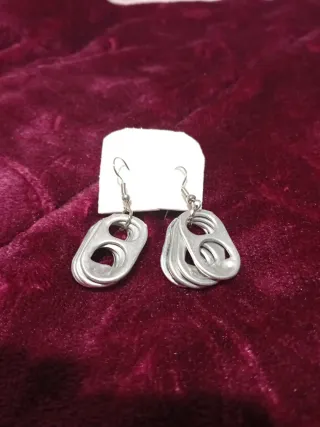 Brincos de anilhas de lata