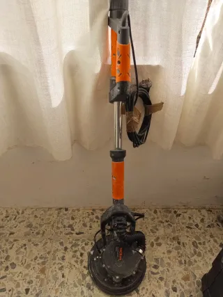 Lijadora Jirafa TACKLIFE + Accesorios