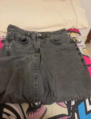 Vaqueros negros grises