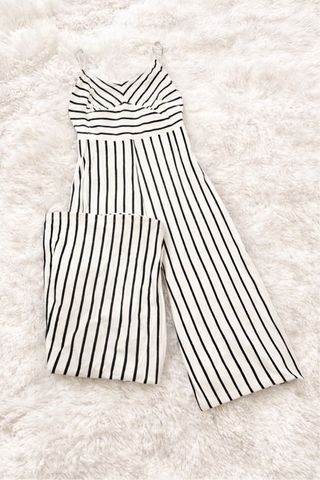 Mono rayas blanco y negro