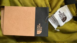 Pantalón pana The North Face hombre con etiqueta