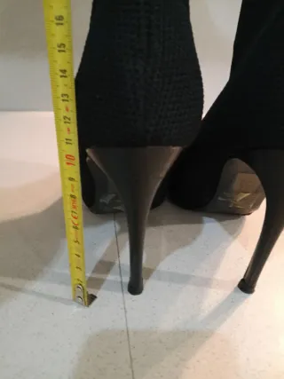 Stivaletti neri tacco alto