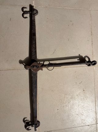 Balanza romana Tomás Rosal 1851 Tiene 175 años