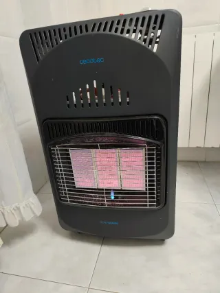 Estufa Cecotec Negra