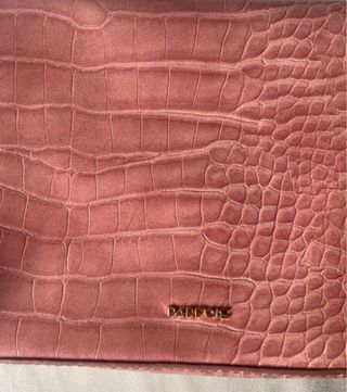 Bolso Parfois Piel Rosa Serpiente y Cadena