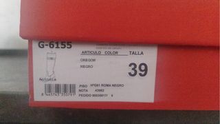 Botas negras de piel