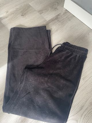 Pantalón negro Stradivarius