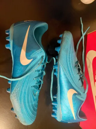 Zapatillas Fútbol Nike Talla 40.5