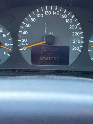 Mercedes-Benz Clase E 2001