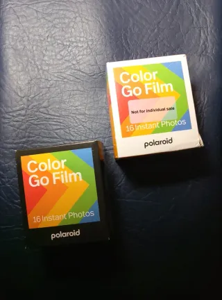 Polaroid Color go film Black frame e White frame