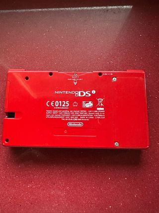 Nintendo DSi Lite Roja + Cargador para piezas
