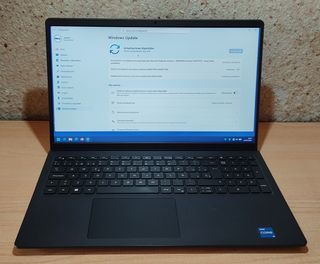 Portátil Dell Vostro 3510. 15'6p. FULLHD , i5 11 g