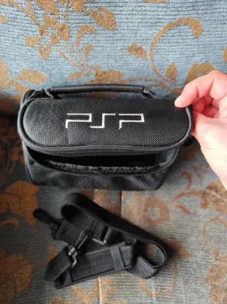 Funda PSP Negra con Correa