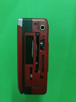 Walkman AIWA Rojo/Plateado