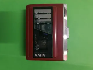 Walkman AIWA Rojo/Plateado
