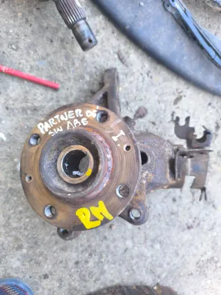 Mangueta Delantera Derecha Peugeot Partner 05