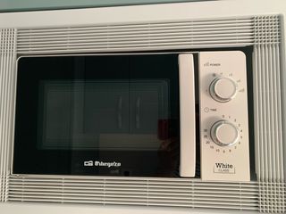 Microondas Orbegozo Blanco,impecable muy poco uso.
