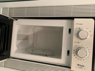 Microondas Orbegozo Blanco,impecable muy poco uso.