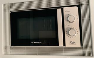 Microondas Orbegozo Blanco,impecable muy poco uso.