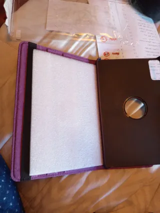 Funda para tablet morada con giro 360