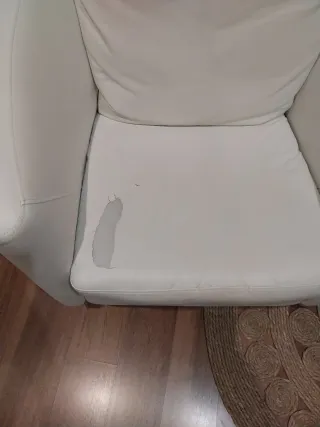 Sillón de piel blanco